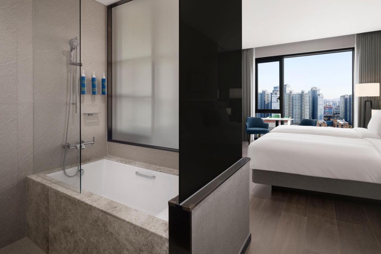 Four Points By Sheraton Suwon Exteriör bild