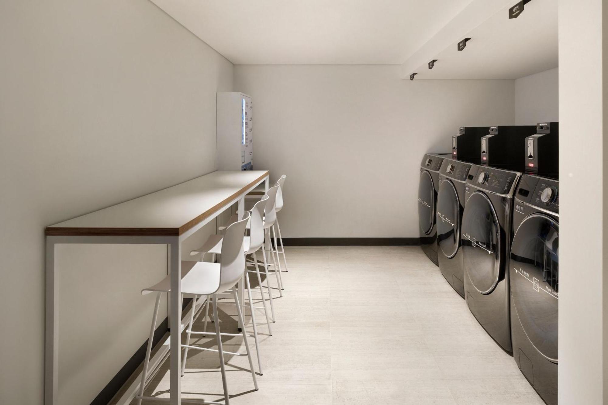 Four Points By Sheraton Suwon Exteriör bild